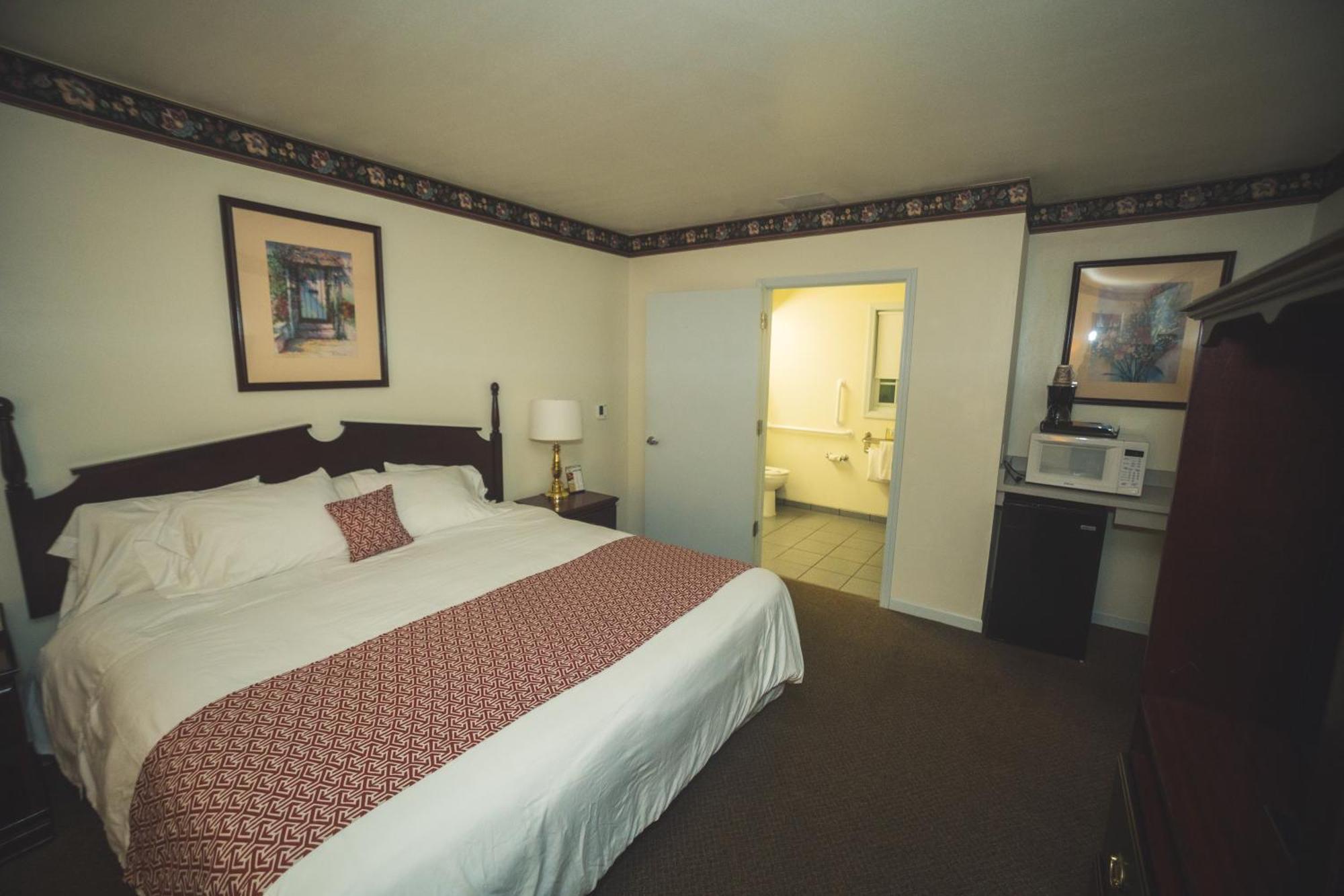 The Chalet Motel Mequon Extérieur photo