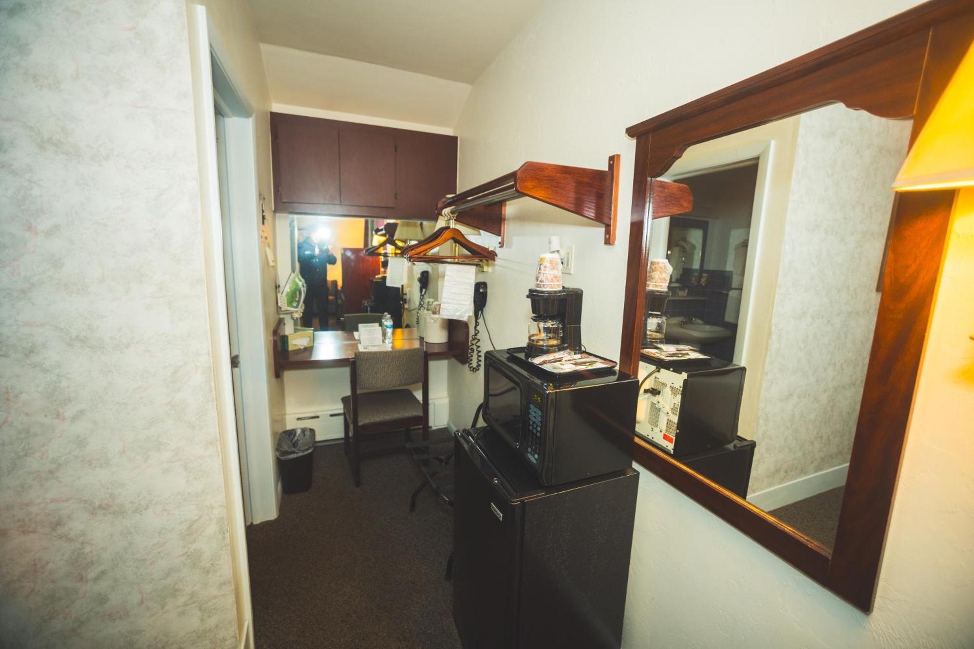 The Chalet Motel Mequon Extérieur photo