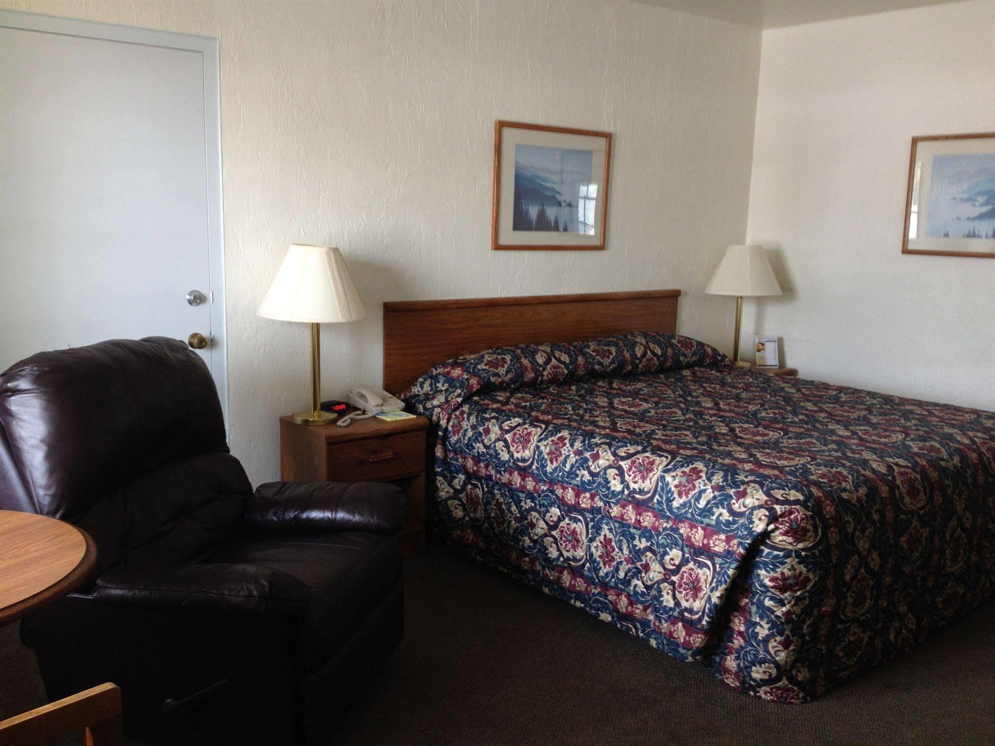 The Chalet Motel Mequon Extérieur photo