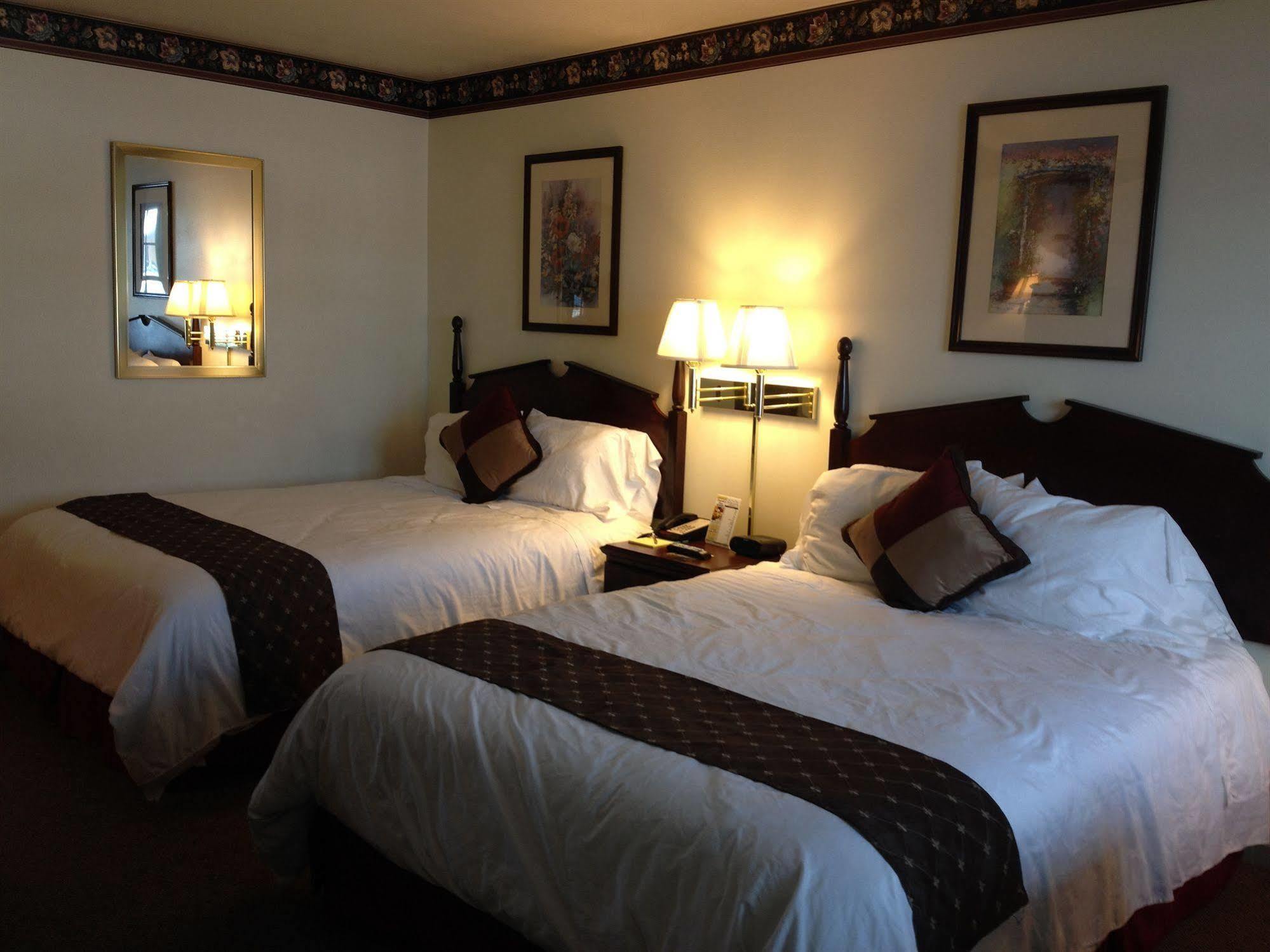 The Chalet Motel Mequon Extérieur photo