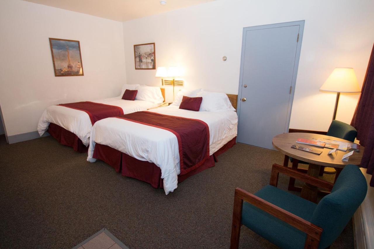 The Chalet Motel Mequon Extérieur photo