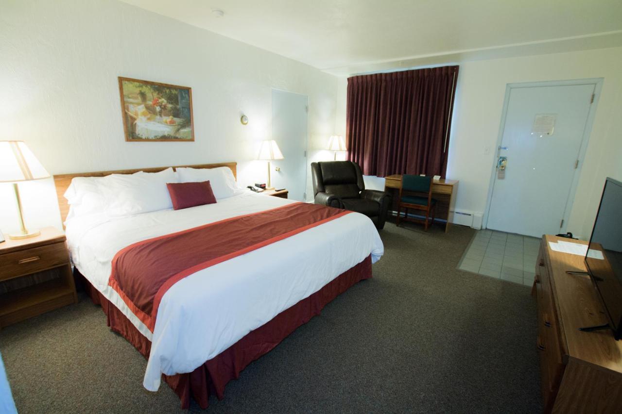 The Chalet Motel Mequon Extérieur photo