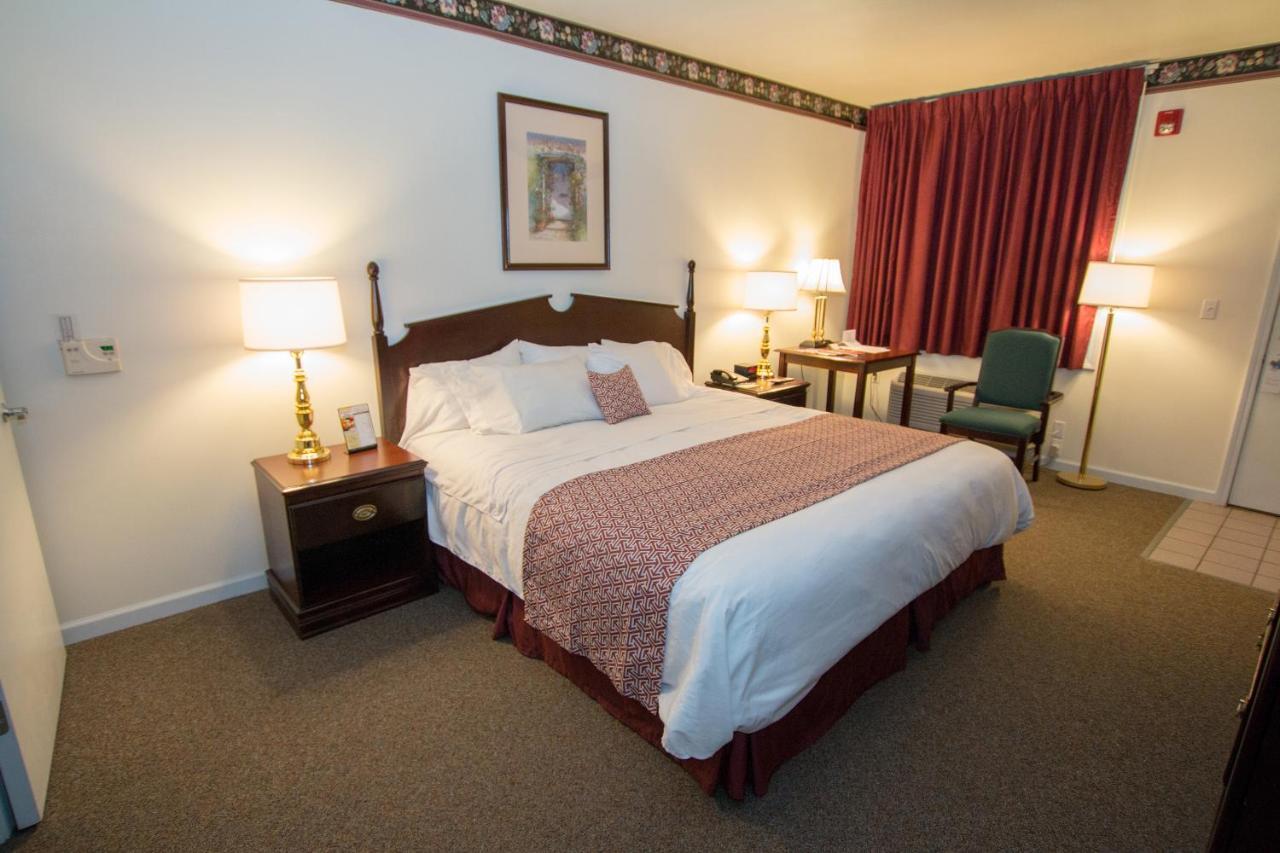 The Chalet Motel Mequon Extérieur photo